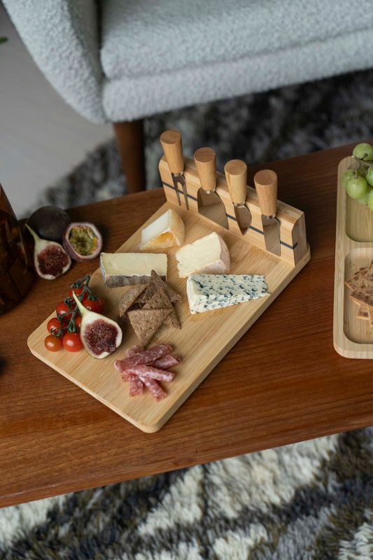 Ostbricka med knivar – Bambu