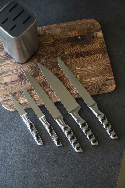 Knivset med knivblock