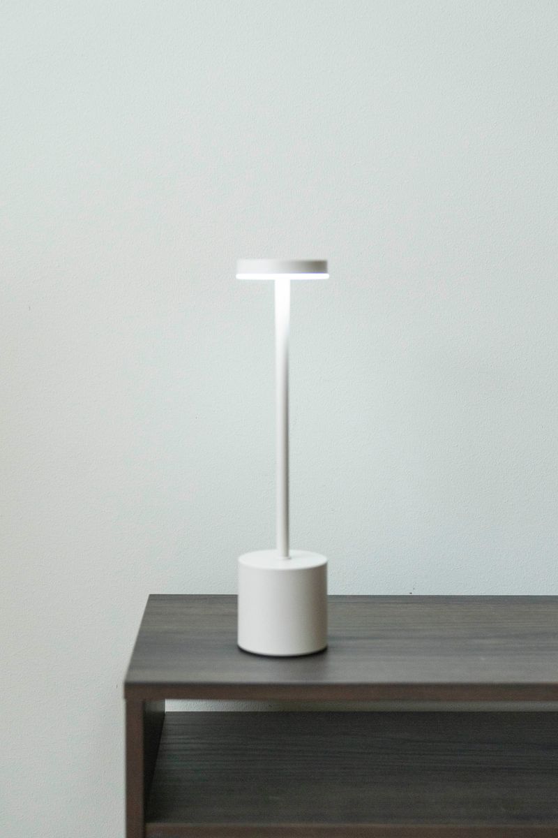 Uppladdningsbar Bordslampa 34cm Beige