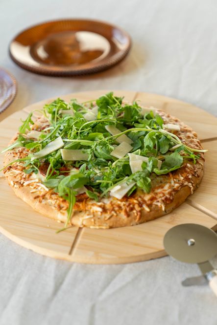 Hovedbilde Serveringsfat till Pizza i bambu med pizzaskärare