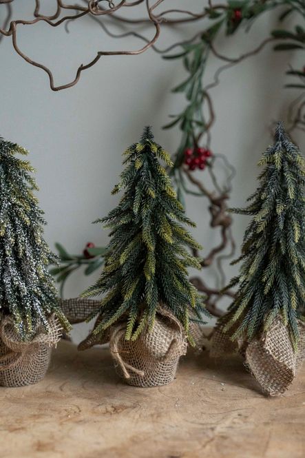 Huvudbild Furuträd i Jutekruka 28cm - Mörk