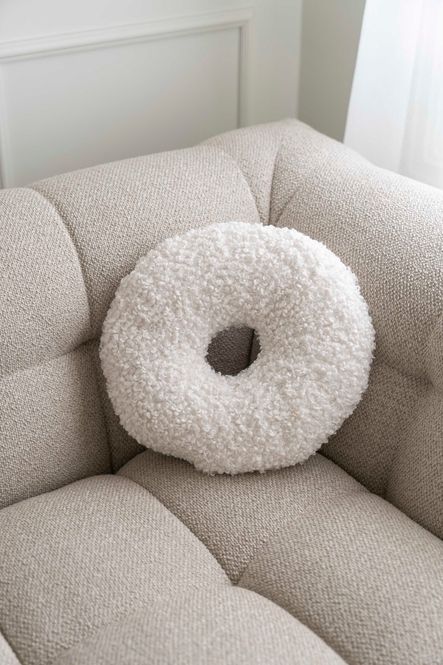 Hovedbilde Kudde Donut 43x30cm - Vit