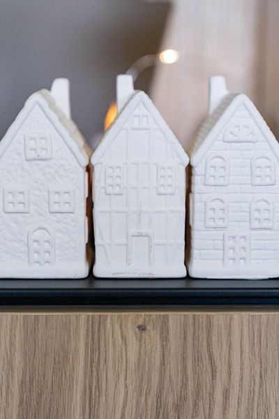 Huvudbild LED Porslinshus 10cm - 3  fönster och panel