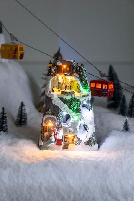 Hovedbilde Julby – Snötäckt berg